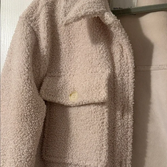 Abercrombie & Fitch Sherpa Shacket - Picture 4 of 7